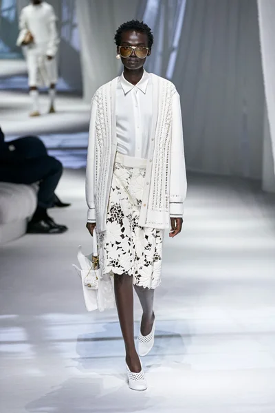 Look 24